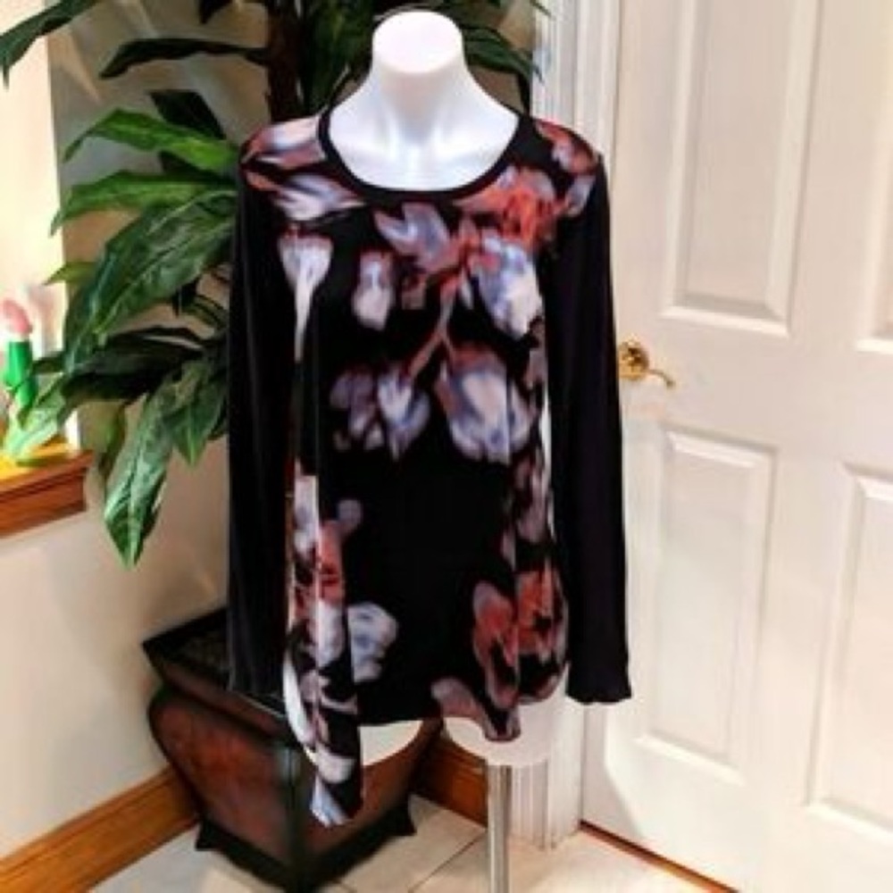Simply Vera Vera Wang Black and Red Floral Long Sleeve Top